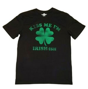 Kiss Me I'm Irish-ish T-Shirt Men's Size Large NEW Mad Engine Black Green